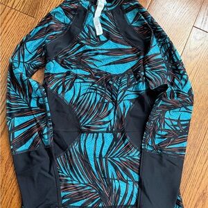 Lululemon Athletica Black and Teal Activewear Top